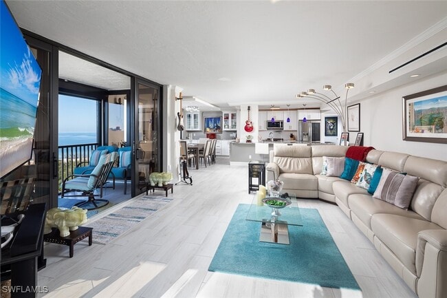 11 Bluebill Ave in Naples, FL - Building Photo - Building Photo