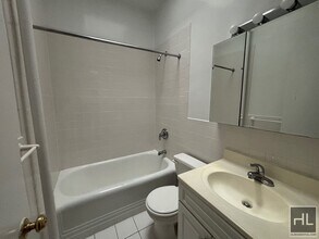 WEST 72 STREET in New York, NY - Building Photo - Building Photo