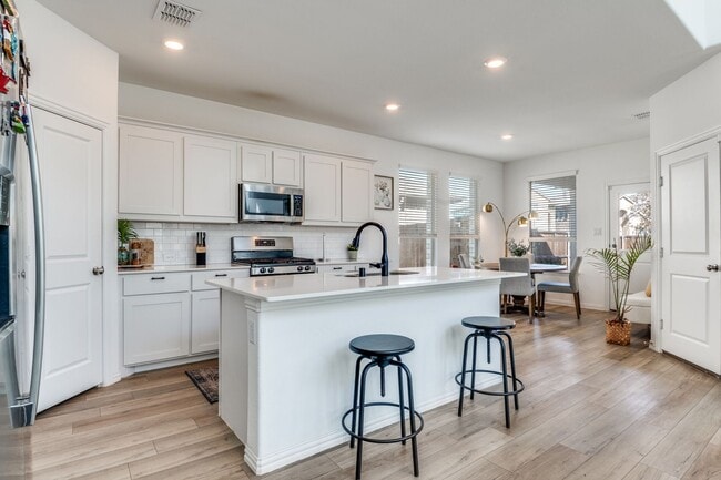 5342 Riverwalk Pkwy in Garland, TX - Foto de edificio - Building Photo