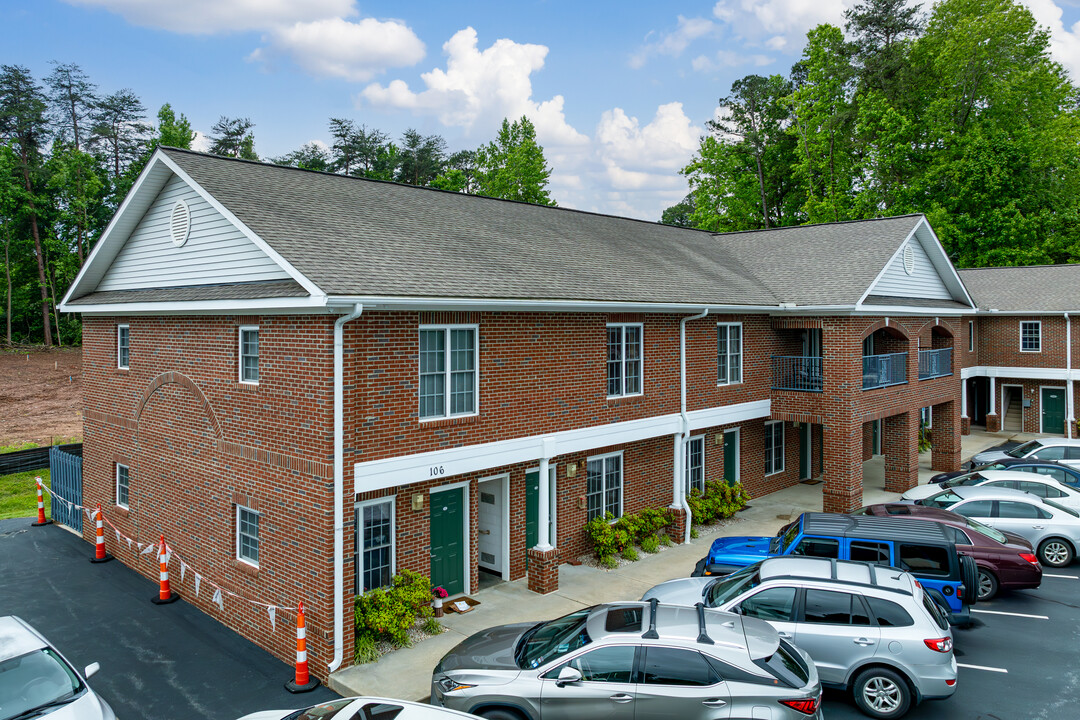 The Acorn Residence Inn in Elon, NC - Building Photo