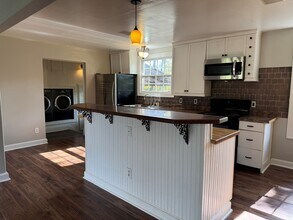 2313 Lynn Rd NW in Huntsville, AL - Building Photo - Building Photo