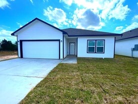 227 County Rd 5017 in Cleveland, TX - Building Photo