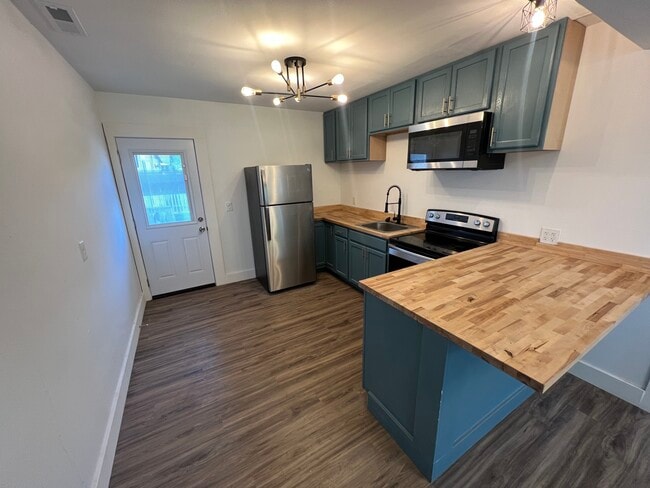 property at 1410 E 5th St