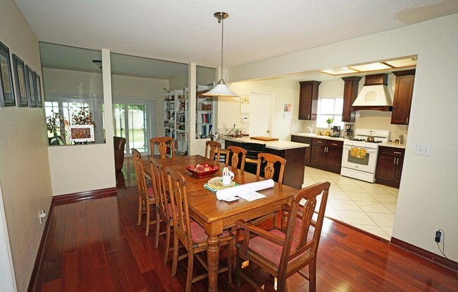 1206 Valencia Way in Arcadia, CA - Building Photo - Building Photo