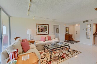 1731 Bridgewood Dr in Boca Raton, FL - Building Photo - Building Photo