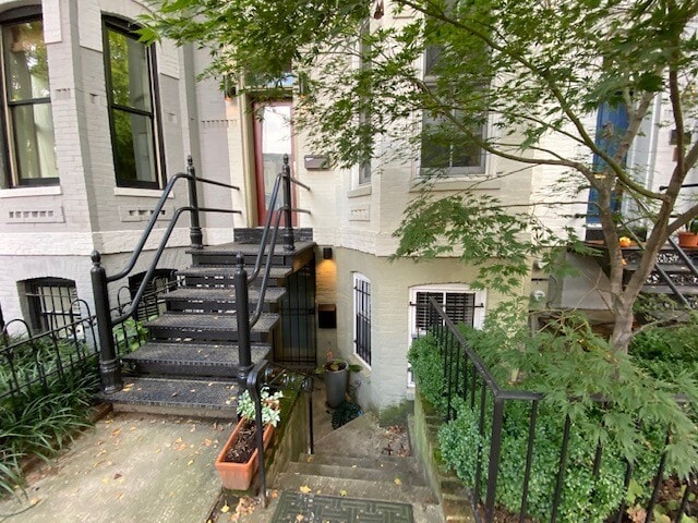 1424 Swann St NW in Washington, DC - Building Photo - Building Photo