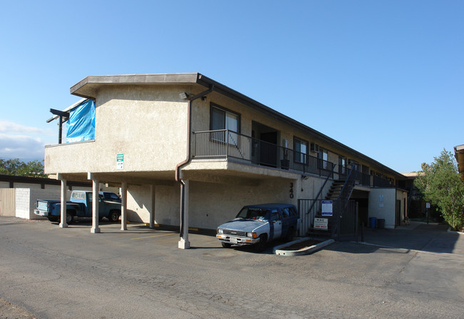 340 S Steckel Dr in Santa Paula, CA - Foto de edificio - Building Photo