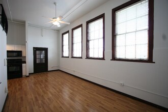 301 Central Ave NE in Albuquerque, NM - Foto de edificio - Building Photo