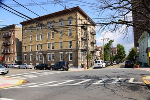 604 21st St in Union City, NJ - Building Photo