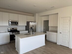 15122 Farrington Rd in Fishers, IN - Building Photo - Building Photo