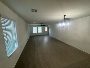 405 Shearwater Ave, Unit Y01 in Princeton, TX - Foto de edificio - Building Photo