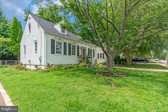 2820 Marshall St in Falls Church, VA - Building Photo - Building Photo