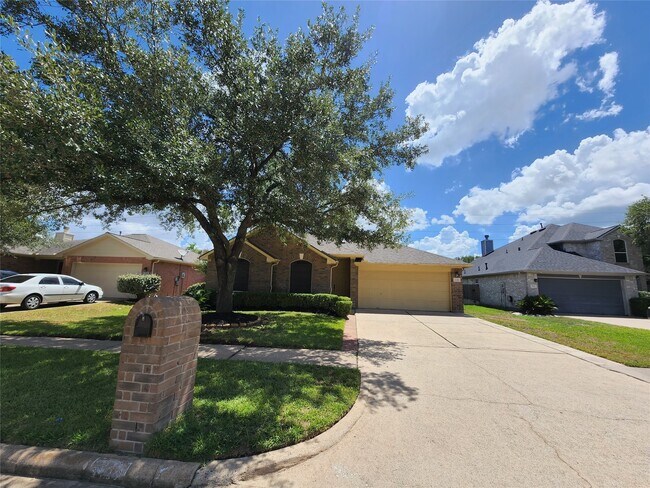 property at 3118 Rainmont Ln