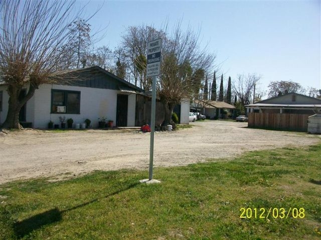 1114 South Ave in Modesto, CA - Building Photo