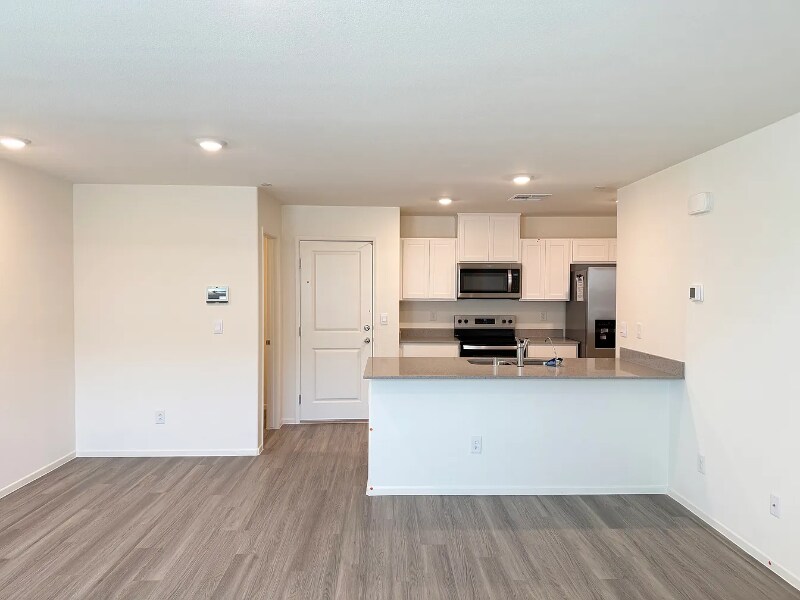 9472 Peaceful River Ave in Las Vegas, NV - Building Photo