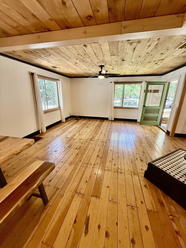 15697 Lakewood Ln in Grass Valley, CA - Building Photo - Building Photo