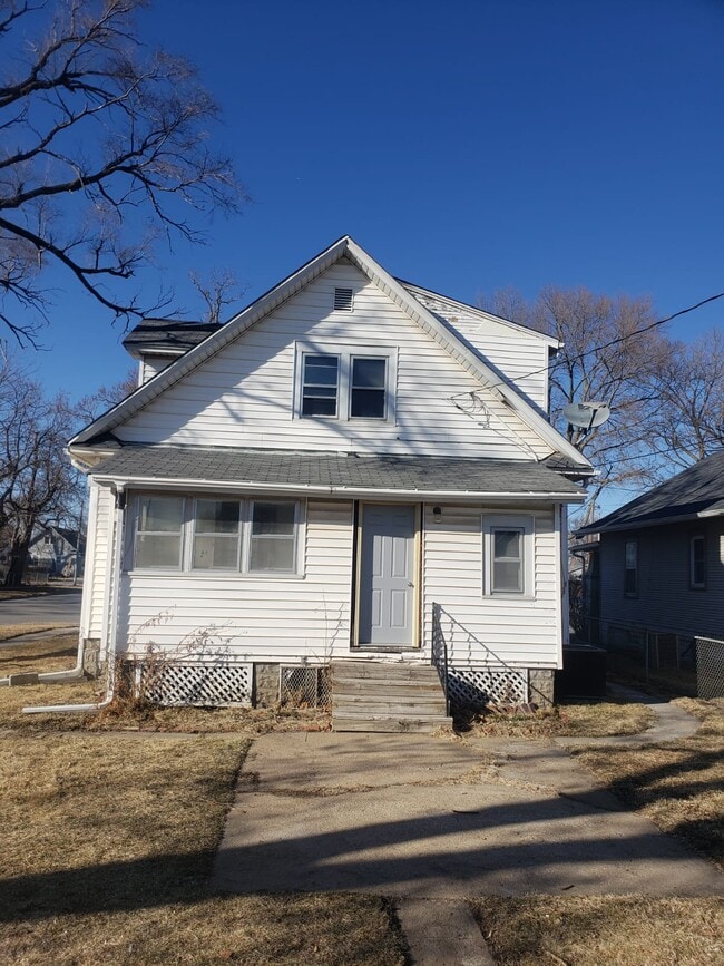 3035 Avenue B in Council Bluffs, IA - Building Photo - Building Photo