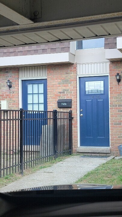 7436 Countrybrook Dr in Indianapolis, IN - Building Photo