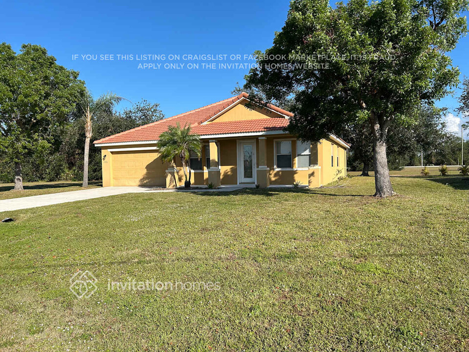 17518 Lockhart Ct in Punta Gorda, FL - Building Photo