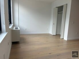 NORTHERN BOULEVARD in Queens, NY - Building Photo