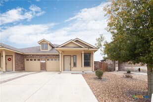 514 Creekside Cir in New Braunfels, TX - Building Photo