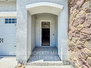 2926 Fantail Ln in Lincoln, CA - Building Photo - Building Photo