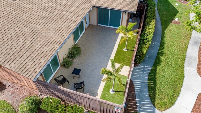 17334 Birchwood Ln in Ft. Myers, FL - Foto de edificio - Building Photo