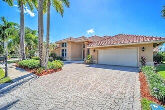 620 Laurel Ln in Pembroke Pines, FL - Building Photo - Building Photo