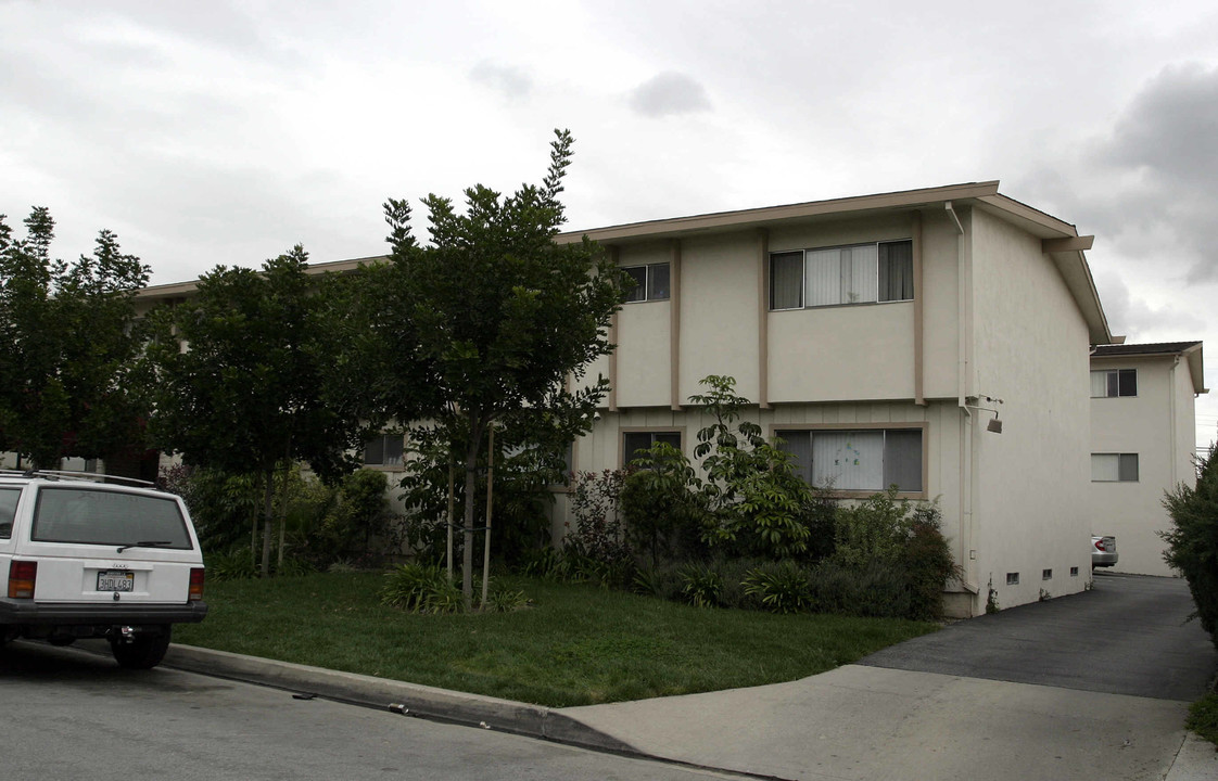 10528 Arrington Ave in Downey, CA - Foto de edificio