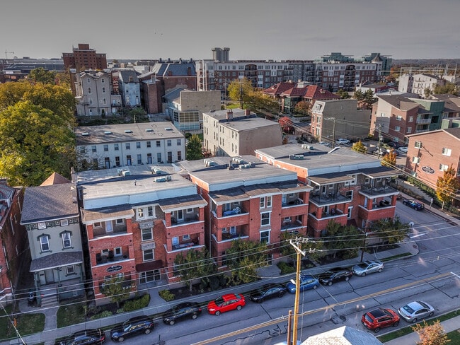 Euclid Court in Cincinnati, OH - Building Photo - Building Photo