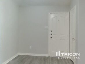 24307 Hard Wood Dr in Huffman, TX - Building Photo - Building Photo