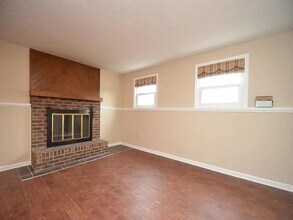 7696 Devonwood Dr in West Chester, OH - Foto de edificio - Building Photo