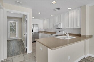15068 Blue Marlin Terrace in Bonita Springs, FL - Foto de edificio - Building Photo