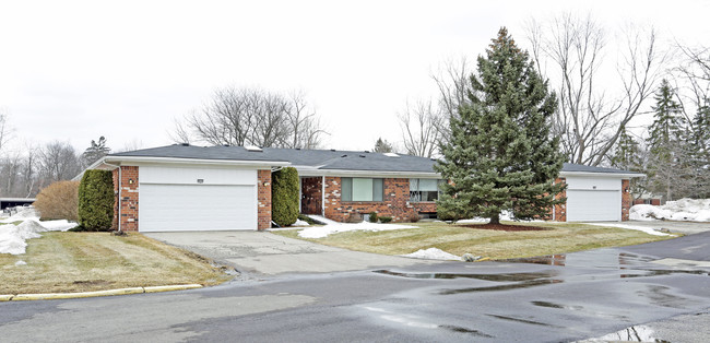 Wildbrook Condominiums in Southfield, MI - Building Photo - Building Photo