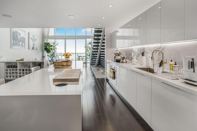 1040 Biscayne Blvd, Unit 1102 in Miami, FL - Building Photo - Building Photo