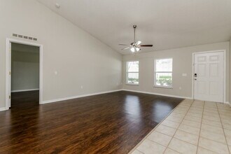4910 Newton Ct in St. Cloud, FL - Building Photo - Building Photo