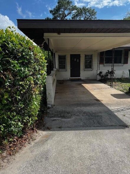 2112 Hollywood Ave, Unit 4 in Eustis, FL - Building Photo - Building Photo