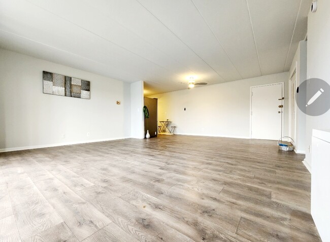 6011 Emerson St, Unit 307 in Bladensburg, MD - Foto de edificio - Building Photo