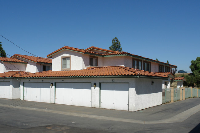 630 W 2nd St in Corona, CA - Building Photo - Building Photo