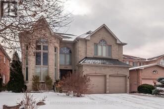 23 MacKay Dr in Richmond Hill, ON - Building Photo - Building Photo