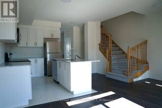 75 Sidney Rose Cmn in St Catharines, ON - Building Photo - Building Photo