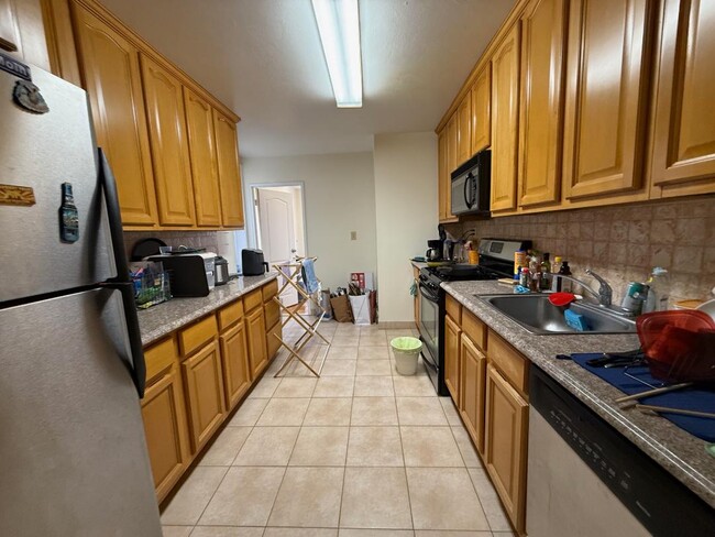 101 Jackson Ave, Unit #3N in Mineola, NY - Foto de edificio - Building Photo