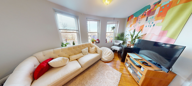 54 Kelly Rd, Unit 2L