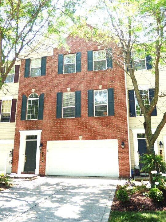 5677 Trammel Ct in Carmel, IN - Building Photo