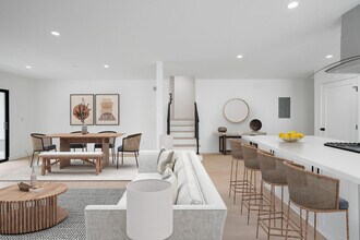 1334 9th St, Unit 5 in Santa Monica, CA - Building Photo - Building Photo
