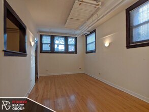 820 W Waveland Ave, Unit #816-32 in Chicago, IL - Building Photo - Building Photo
