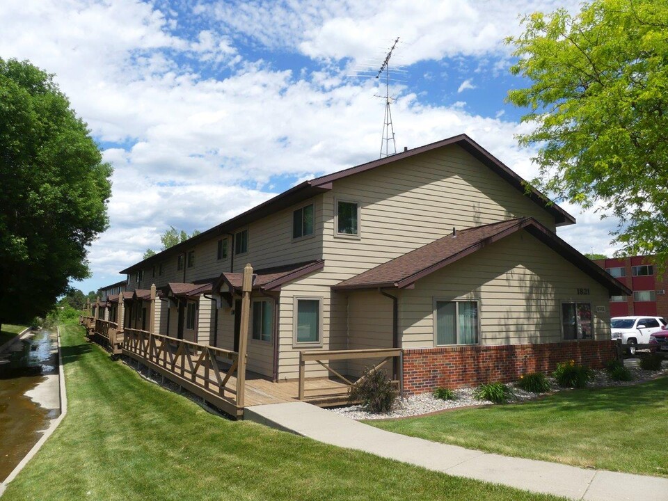 Garden Village Townhomes in Brookings, SD - Building Photo