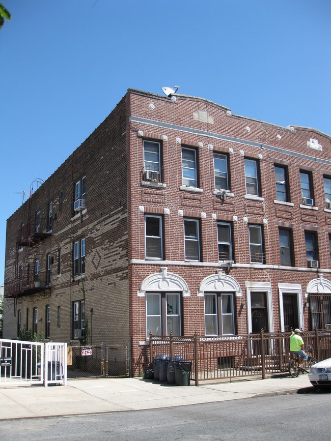 2021 78th St in Brooklyn, NY - Foto de edificio - Building Photo