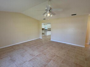 1862 SE Jackson St in Stuart, FL - Building Photo - Building Photo