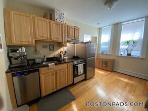 232 Cambridge St, Unit 3 in Boston, MA - Building Photo - Building Photo
